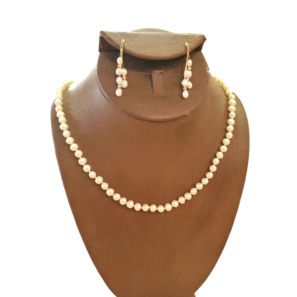 14k Freshwater Pearl Necklace - Picture 5 of 9